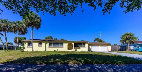 129 Country Club Dr, Ormond Beach, FL 32176