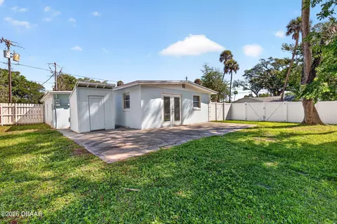 Exterior - 128 Oakridge Ave, Edgewater, FL 32132 photo 2 of 12
