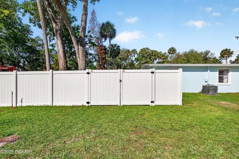 Exterior - 128 Oakridge Ave, Edgewater, FL 32132 photo 8 of 12