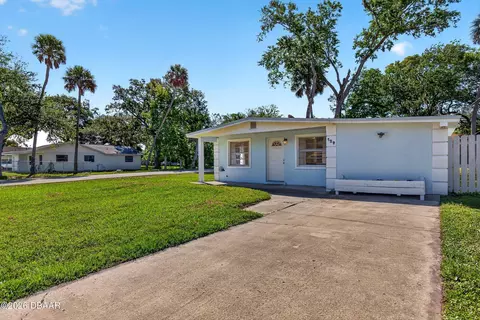 Exterior - 128 Oakridge Ave, Edgewater, FL 32132 photo 11 of 12