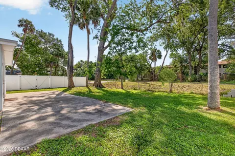 Exterior - 128 Oakridge Ave, Edgewater, FL 32132 photo 5 of 12