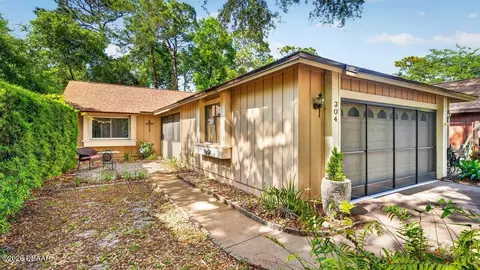 Exterior - 304 Gatewood Ct, Ormond Beach, FL 32174 photo 1 of 17