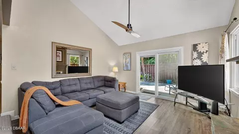 Living - 304 Gatewood Ct, Ormond Beach, FL 32174 photo 3 of 3