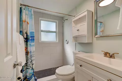 Bath - 404 Adele St, Edgewater, FL 32132 photo 1 of 1