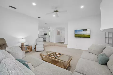 Living - 41 Magnolia Dr S, Ormond Beach, FL 32174 photo 2 of 3