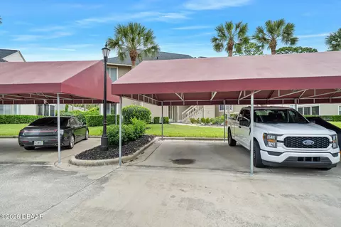 Exterior - 41 Magnolia Dr S, Ormond Beach, FL 32174 photo 6 of 9
