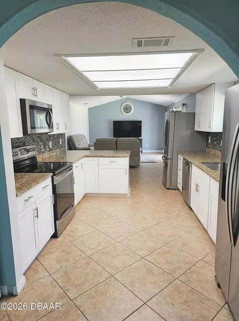 Kitchen - 528 Fred Gamble Way, Ormond Beach, FL 32174 photo 1 of 1