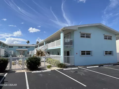 180 Flagler Ln, Cocoa Beach, FL 32931
