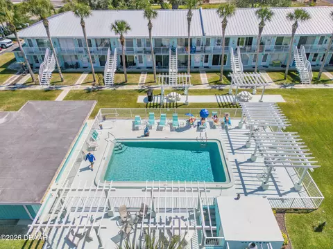 541 S Peninsula Ave, New Smyrna Beach, FL 32169