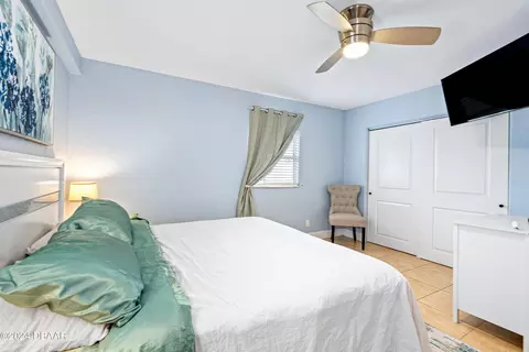 Bedroom - 120 Imperial Heights Dr, Ormond Beach, FL 32176 photo 2 of 8
