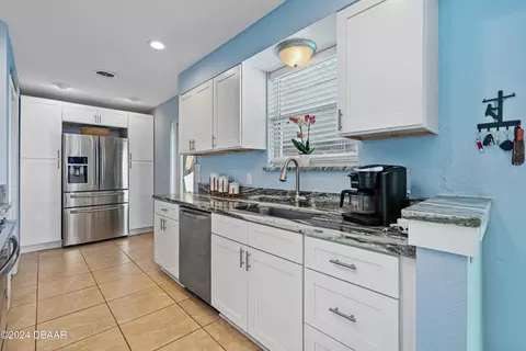 Kitchen - 120 Imperial Heights Dr, Ormond Beach, FL 32176 photo 1 of 3