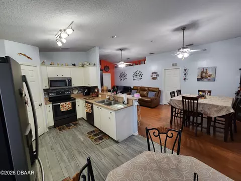 Kitchen - 1976 Myrtle Jo Dr, Ormond Beach, FL 32174 photo 5 of 9