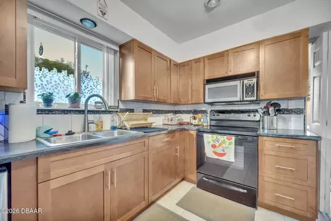 Kitchen - 715 Alcazar Ave, Ormond Beach, FL 32174 photo 5 of 5