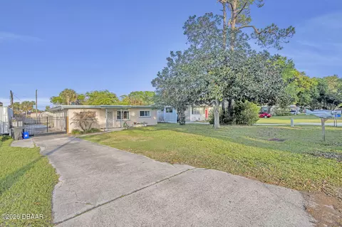 Exterior - 715 Alcazar Ave, Ormond Beach, FL 32174 photo 6 of 11