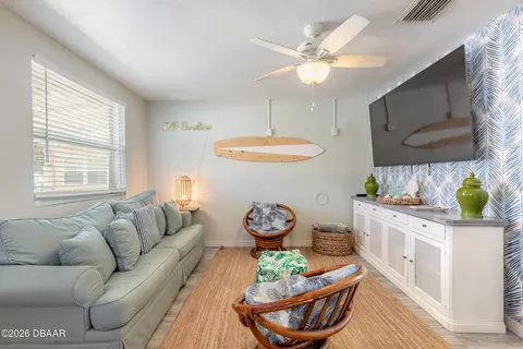 Living - 42 Brooks Dr, Ormond Beach, FL 32176 photo 2 of 3