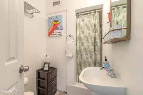 Bath - 42 Brooks Dr, Ormond Beach, FL 32176 photo 3 of 3