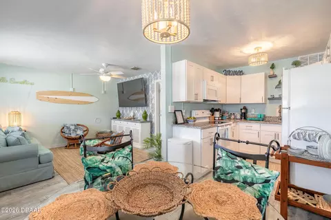 Dining - 42 Brooks Dr, Ormond Beach, FL 32176 photo 2 of 2