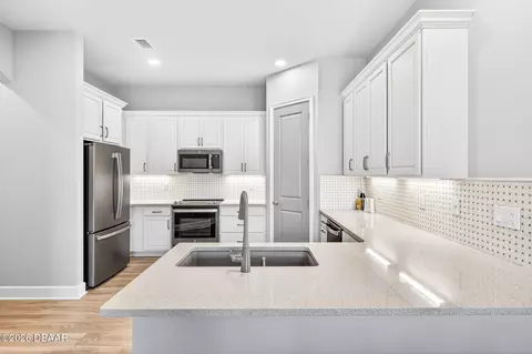 Kitchen - 10 Newhaven Ln, Ormond Beach, FL 32174 photo 1 of 4