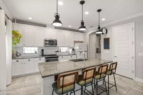 Kitchen - 2821 Casterton Dr, Melbourne, FL 32940 photo 2 of 4