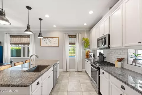 Kitchen - 2821 Casterton Dr, Melbourne, FL 32940 photo 4 of 4