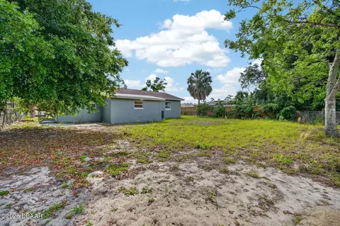 Exterior - 1060 E Patrick Cir, Daytona Beach, FL 32117 photo 13 of 16