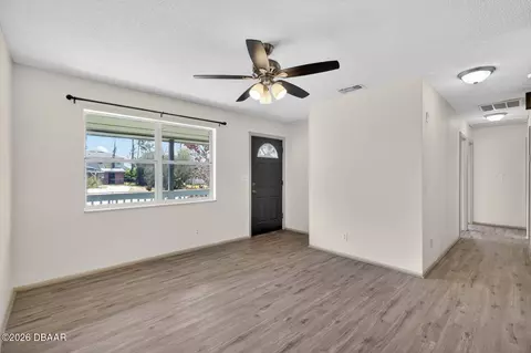 Living - 1060 E Patrick Cir, Daytona Beach, FL 32117 photo 2 of 14