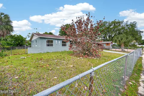 Exterior - 1060 E Patrick Cir, Daytona Beach, FL 32117 photo 15 of 16