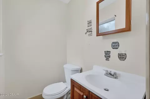 Bath - 1060 E Patrick Cir, Daytona Beach, FL 32117 photo 2 of 4