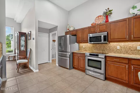 Kitchen - 1269 Harwick Ln, Ormond Beach, FL 32174 photo 4 of 5