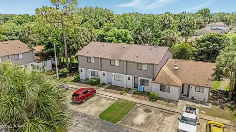 188 W Sandalwood Ct, Daytona Beach, FL 32119