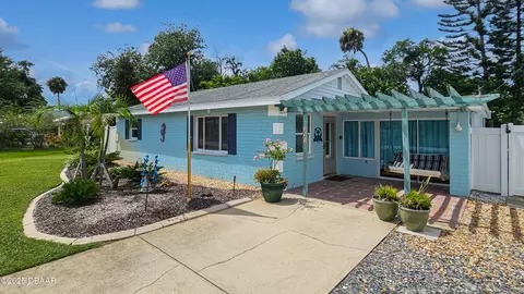 121 E Yelkca Ter, Edgewater, FL 32132