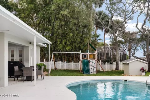 Exterior - 1329 Oak Forest Dr, Ormond Beach, FL 32174 photo 4 of 10