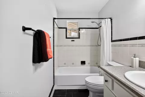 Bath - 1139 Roberts St, Ormond Beach, FL 32174 photo 4 of 6