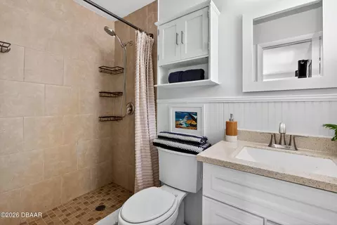 Bath - 1139 Roberts St, Ormond Beach, FL 32174 photo 1 of 6