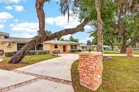 Exterior - 1139 Roberts St, Ormond Beach, FL 32174 photo 2 of 14