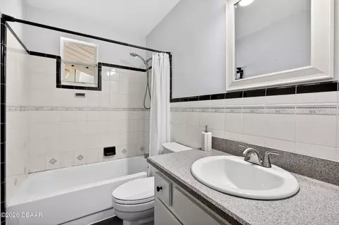 Bath - 1139 Roberts St, Ormond Beach, FL 32174 photo 3 of 6