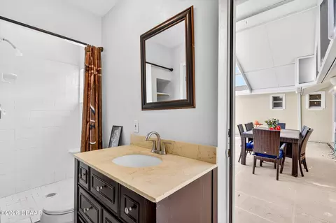 Bath - 1139 Roberts St, Ormond Beach, FL 32174 photo 6 of 6