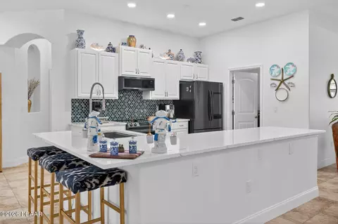 Kitchen - 77 Apian Way, Ormond Beach, FL 32174 photo 4 of 5