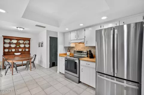 Kitchen - 26 Baymeadow Ct, Ormond Beach, FL 32174 photo 5 of 8