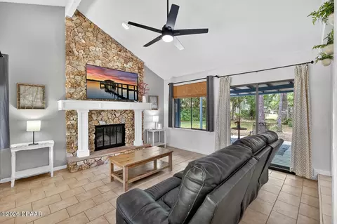 Living - 26 Baymeadow Ct, Ormond Beach, FL 32174 photo 1 of 3
