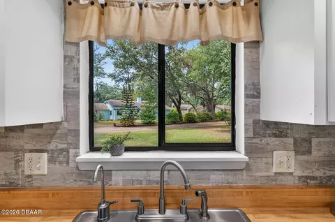 Kitchen - 26 Baymeadow Ct, Ormond Beach, FL 32174 photo 7 of 8