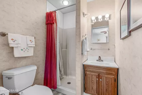 Bath - 134 Dianne Dr, Ormond Beach, FL 32176 photo 4 of 4