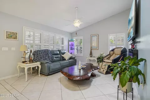 Living - 2 Queen Ann Ct, Ormond Beach, FL 32174 photo 2 of 3