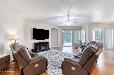 Living - 38 Timucuan Dr, Ormond Beach, FL 32174 photo 2 of 4