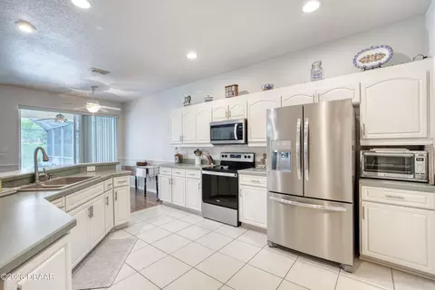 Kitchen - 38 Timucuan Dr, Ormond Beach, FL 32174 photo 4 of 4