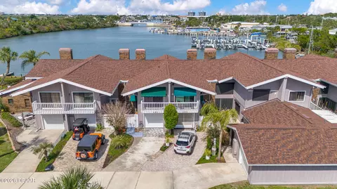 121 Lagoon Ct, New Smyrna Beach, FL 32169