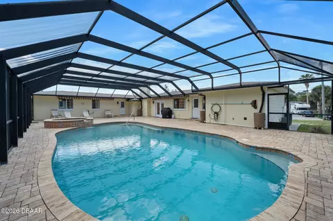 307 Manhattan Ave, Daytona Beach, FL 32118