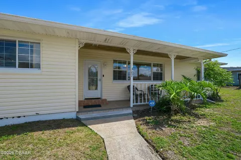 307 Manhattan Ave, Daytona Beach, FL 32118