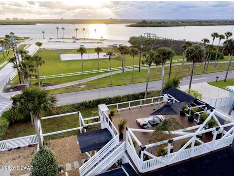 500 S Riverside Dr, Edgewater, FL 32132
