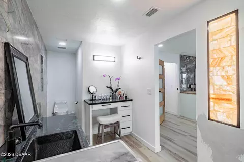 Bath - 500 S Riverside Dr, Edgewater, FL 32132 photo 5 of 7